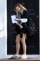 Suki Waterhouse -Studying Her Script and Doing Make Up in LA 1/19/2016