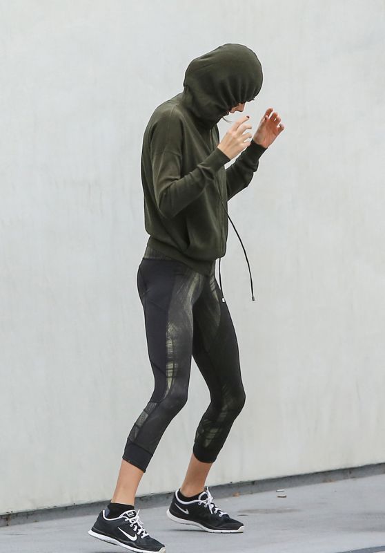 Taylor Swift Dressed for a Workout at a Hym - Out in Los Angeles, January 2016