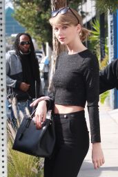 Taylor Swift - Shops at Brandy Melville on Venture Boulevard, CA 1/15/2016
