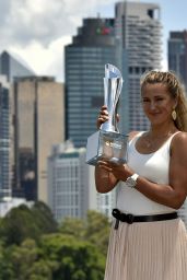 Victoria Azarenka - Poses With the Championship Trophy - Brisbane 1/10/2016