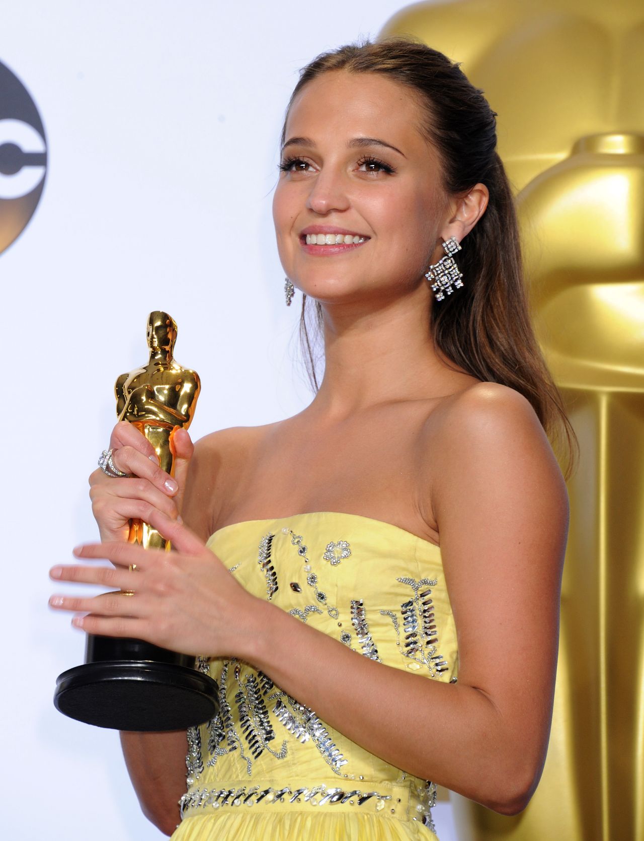 Alicia Vikander – 2016 Oscar Winner for Best Actress in a Supporting