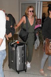 Bella Thorne Airport Style - LAX in Los Angeles 2/16/2016