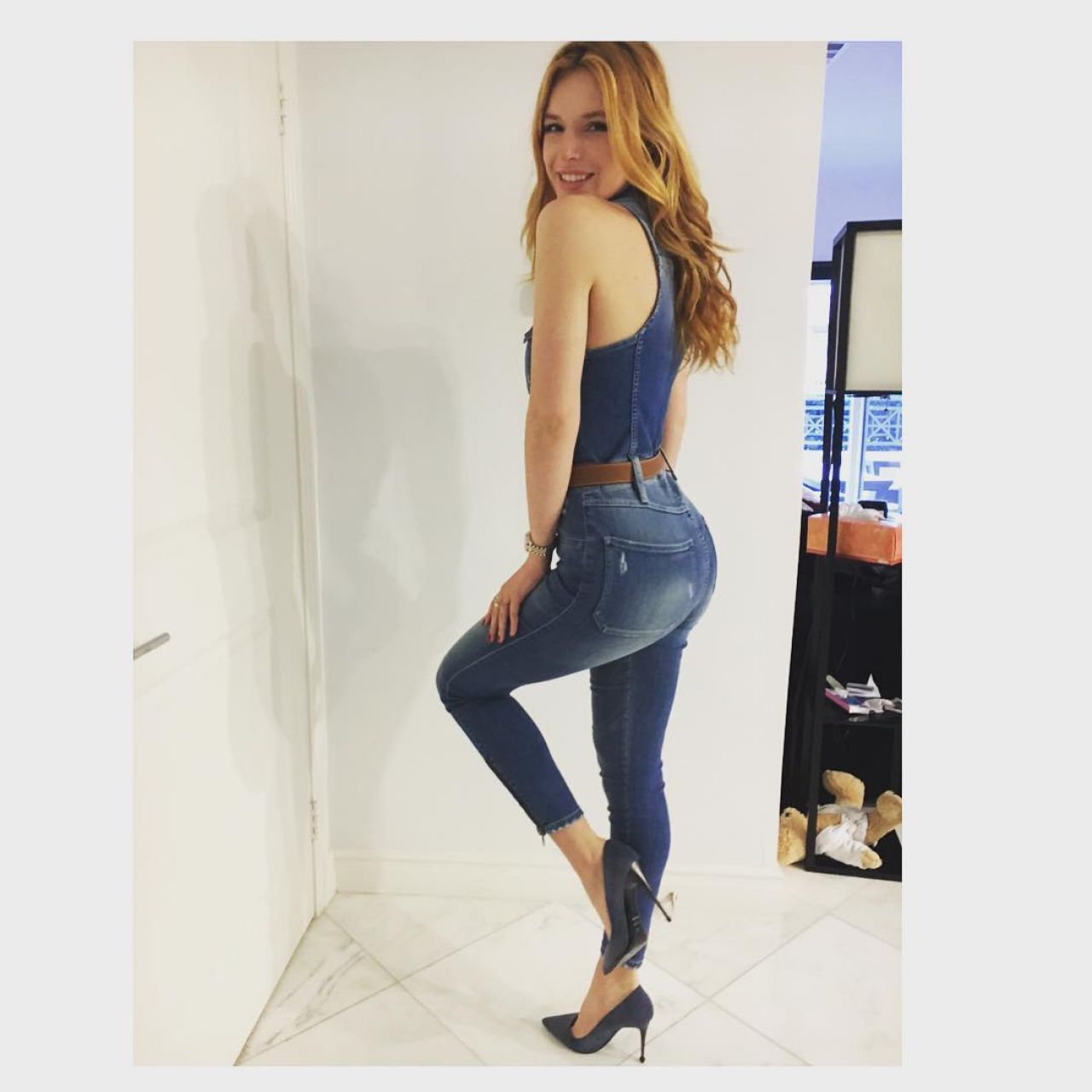 Bella Thorne Sexy Ass