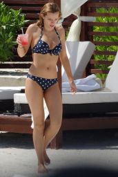 Bella Thorne Hot in Bikini - Cancun 2/13/2016