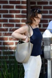 Emilia Clarke Casual Style - Shopping in Los Angeles 2/7/2016