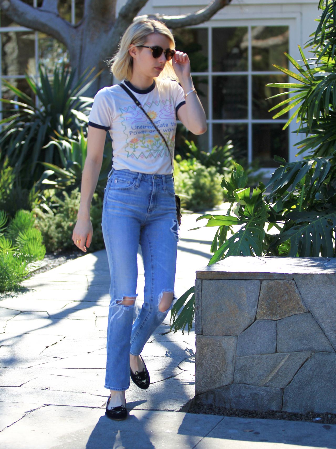 Emma Roberts in Ripped Jeans - Out in Beverly Hills 2/9/2016 • CelebMafia