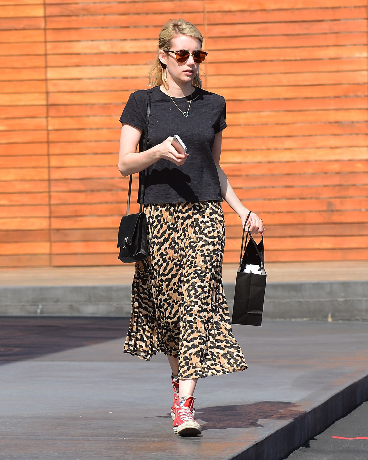 Emma Roberts Street Style - Out in Los Angeles, CA 2/23/2016 • CelebMafia