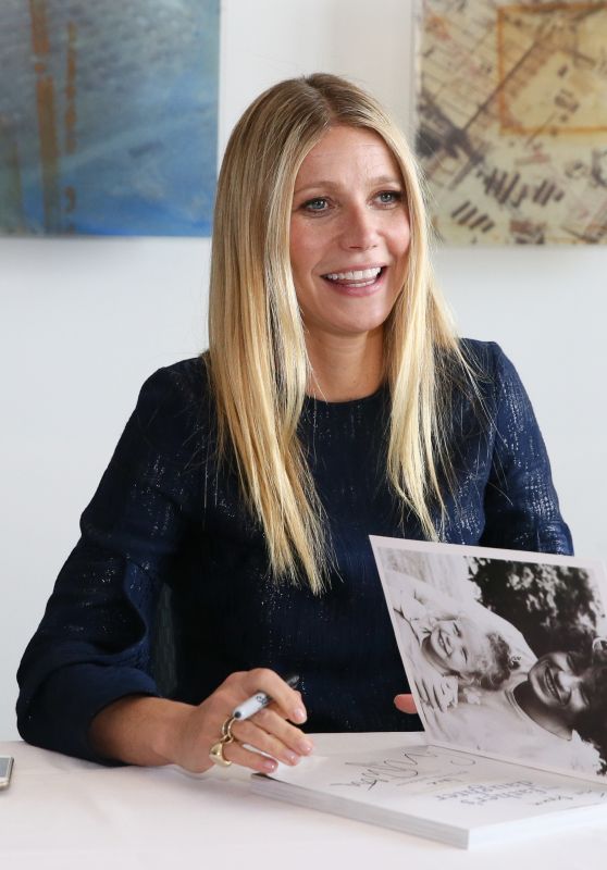 Gwyneth Paltrow Book Signing at the the 2016 Antiques And Garden Show in Nashville