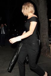 Jennifer Lawrence - Tries to Duck into Madeo Restaurant Incognito - Los Angeles, February 2016