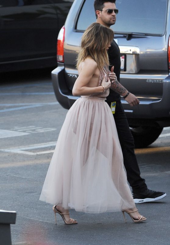 Jennifer Lopez - Arriving at 