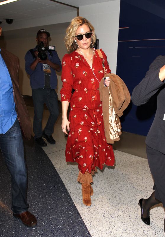 Kate Hudson - LAX Airport in Los Angeles, CA 2/24/2016