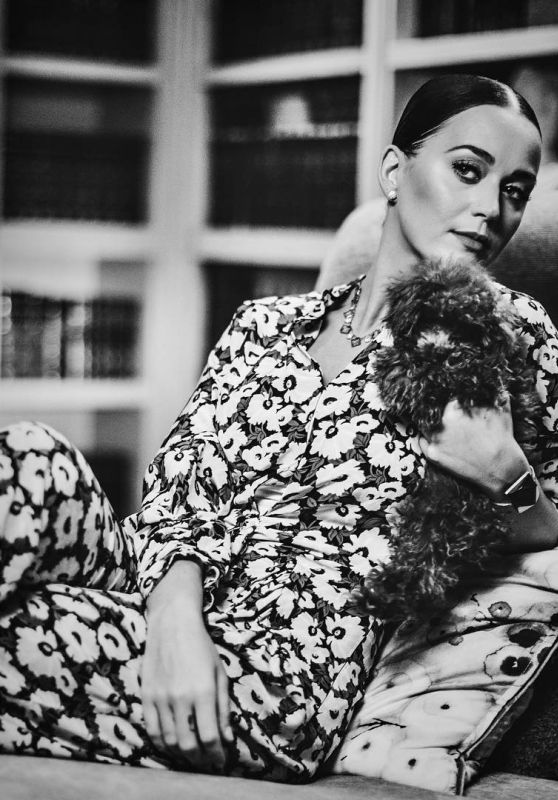 Katy Perry - Photoshoot for Di Weekend Magazine January 2016 