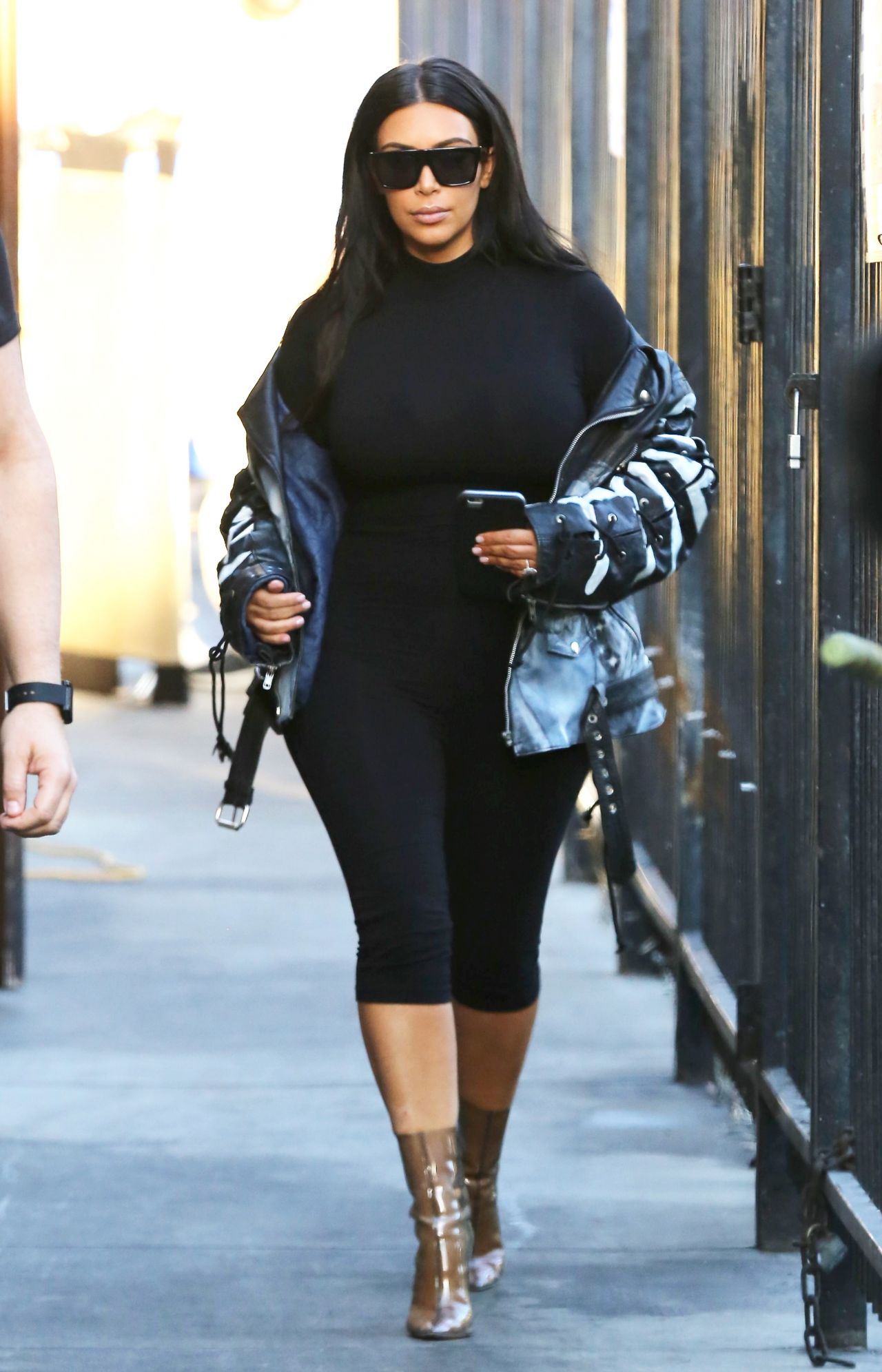 Kim Kardashian Casual Style - Out in Los Angeles, CA 2/24/2016 • CelebMafia