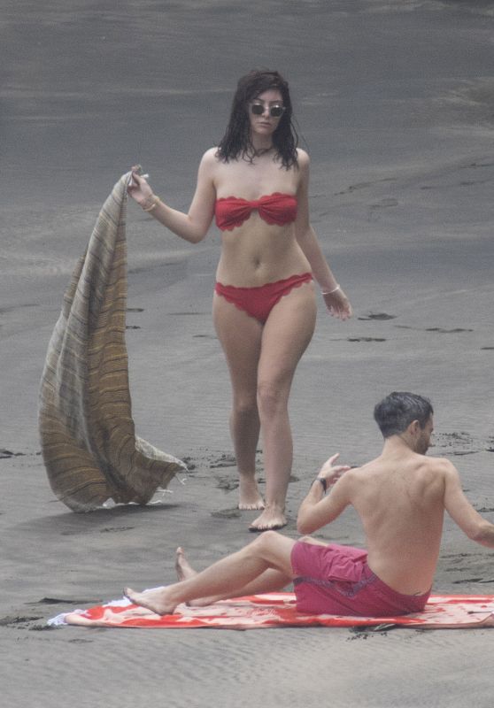 Lorde Bikini Candids - Auckland Beach in New Zealand 2/17/2016