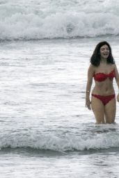 Lorde Bikini Candids - Auckland Beach in New Zealand 2/17/2016