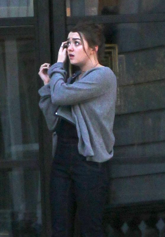 Maisie Williams - Outside The Corinthian Hotel in London 2/23/2016
