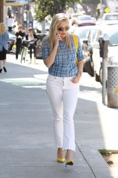 Reese Witherspoon Casual Style - Out in Santa Monica, 2/25/2016