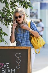 Reese Witherspoon Casual Style - Out in Santa Monica, 2/25/2016