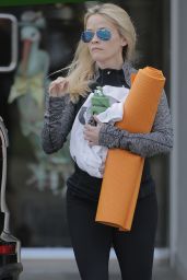 Reese Witherspoon in Leggings - Leaving Yoga Class in Brentwood 2/18/2016