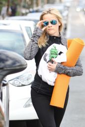 Reese Witherspoon in Leggings - Leaving Yoga Class in Brentwood 2/18/2016