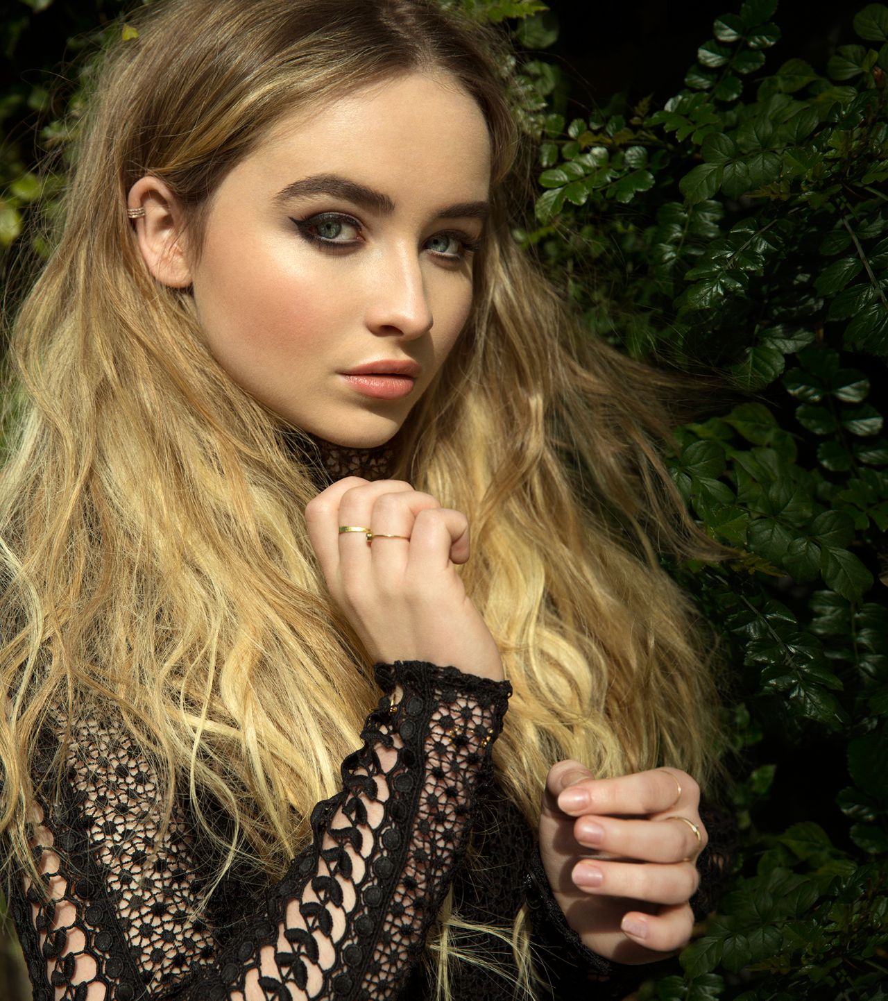 look up pictures of sabrina carpenter