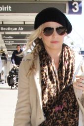 Sarah Michelle Gellar at LAX  Airport in Los Angeles 1/2/2016