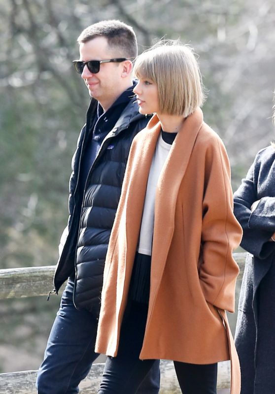 Taylor Swift - Out in Reading, Pennsylvania, February 2016