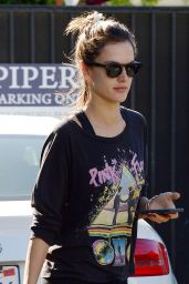 Alessandra Ambrosio Street Style - Out & About in Los Angeles 3/23/2016