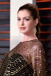 Anne Hathaway – 2016 Vanity Fair Oscar Party in Beverly Hills, CA