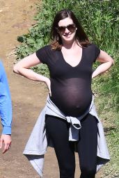 Anne Hathaway Hiking in Los Angeles, CA 3/12/2016 