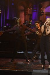 Ariana Grande Performs at Saturday Night Live, March 2016