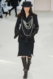 Bella Hadid – Chanel Fashion Show in Paris, March 2016