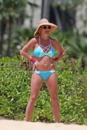 Britney Spears in a Bikini - Beach in Hawaii 3/28/2016 