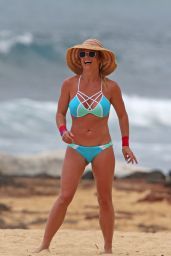 Britney Spears in a Bikini - Beach in Hawaii 3/28/2016 