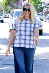 Busy Philipps - Grabs a Vegan Bite at Gracias Madre in West Hollywood 3/14/2016