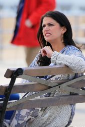 Cecily Strong - Sings From a Bench for a 