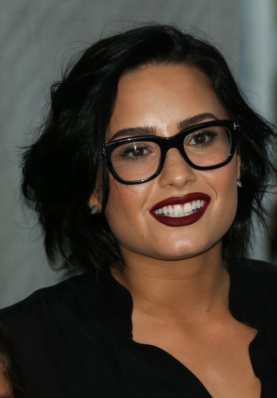 Demi Lovato - 2016 Dream Dinner, The Skirball Cultural Center in Los Angeles, 3/20/2016