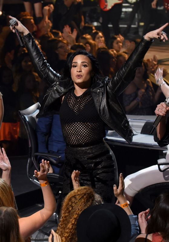 Demi Lovato Performing on American Idol in Hollywood, March 2016