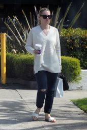 Elisha Cuthbert - Out in Hollywood, 3/1/2016