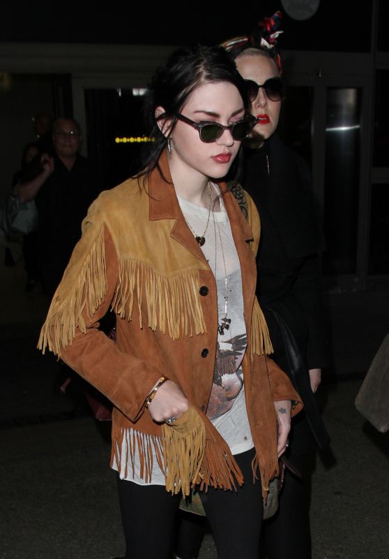 Frances Bean Cobain at LAX AIrport in Los Angeles 3/25/2016