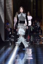Gigi Hadid - Balmani Fashion Show - Paris Fashion Week 3/3/2016 