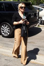 Hilary Duff - Shopping in Los Angeles, CA 3/17/2016