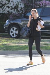 Jennifer Garner Running Errands in Brentwood 3/22/2016