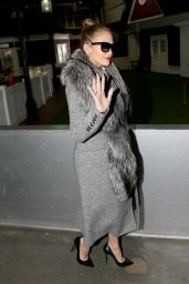 Jennifer Lopez - Heading into Chelsea Piers for a Photoshoot, February 2016