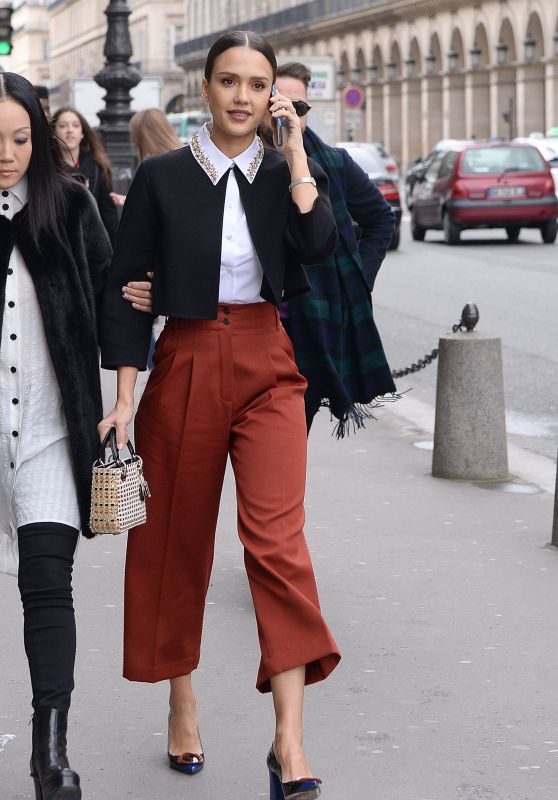 Jessica Alba on Her Way to the Dior Fashion Show in Paris 3/4/2016