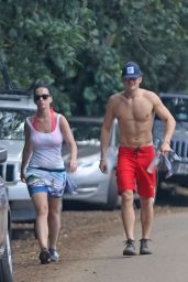 Katy Perry and Orlando Bloom - Hiking in Hawaii, February 2016