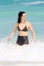 Krysten Ritter in a Bikini at a Beach in Cancun, Mexico 3/19/2016 