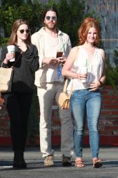 Lana Del Rey With a Group of Friends at the Beverly Glen Market in Bel-Air 3/27/2016
