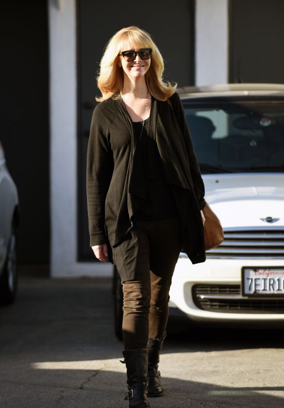 Lisa Kudrow Street Style - Leaving Meche Salon in Beverly Hills 3/22/2016 