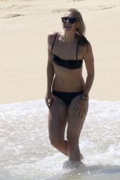 Maria Sharapova in Green Bikini in Cabo 3/27/2016
